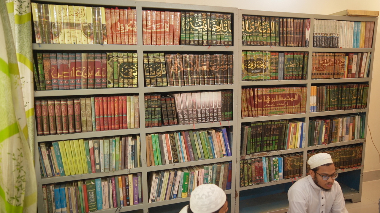 Ifta students studying at Madrasatul Ulomi Wal Hikam