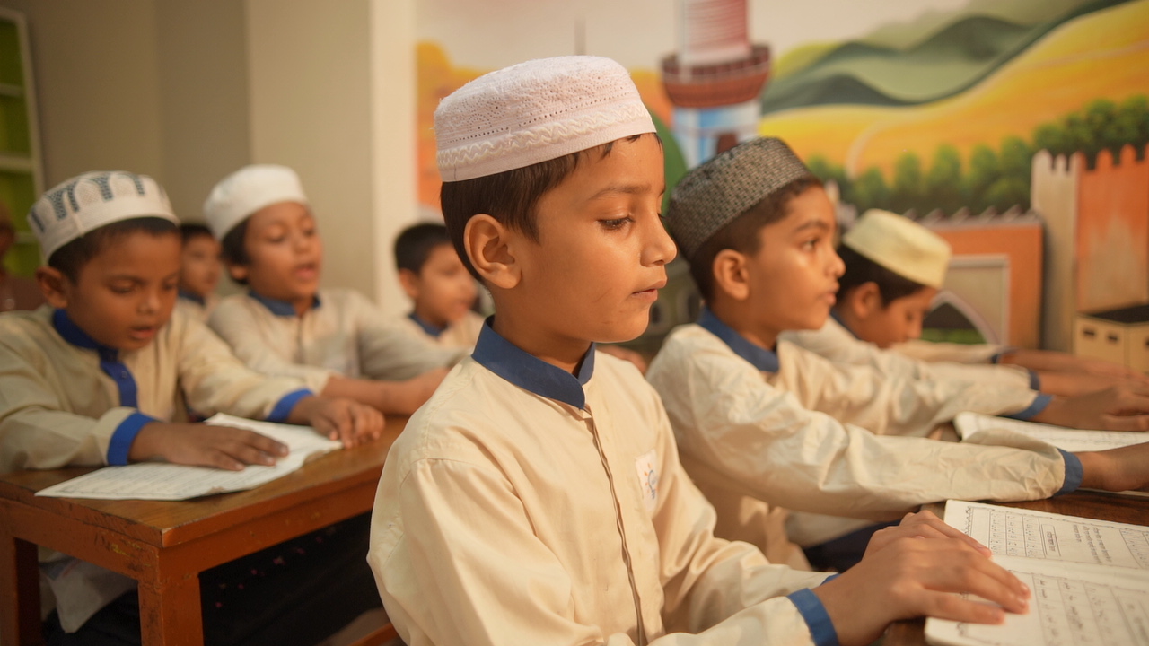 Students learning at Madrasatul Ulomi Wal Hikam